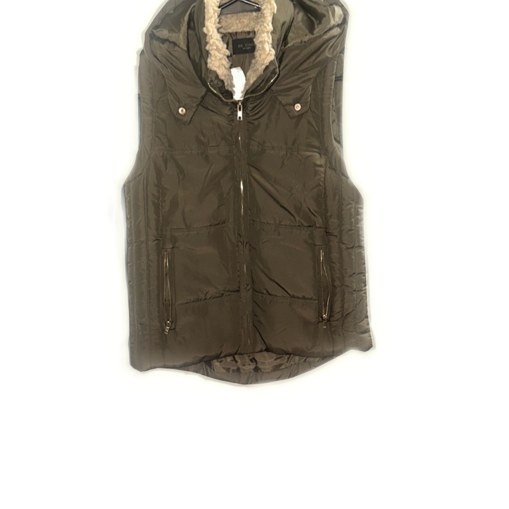 Olive Green Sleeveless Hooded Vest for Outdoor Adventures
